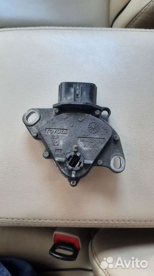 Датчик положения селектора АКПП toyota