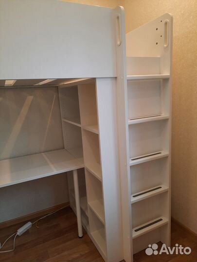 Детская кровать чердак со столом IKEA