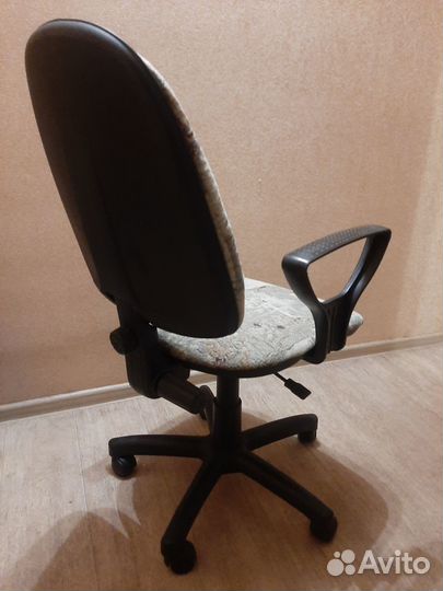 Компьютерное / офисное кресло