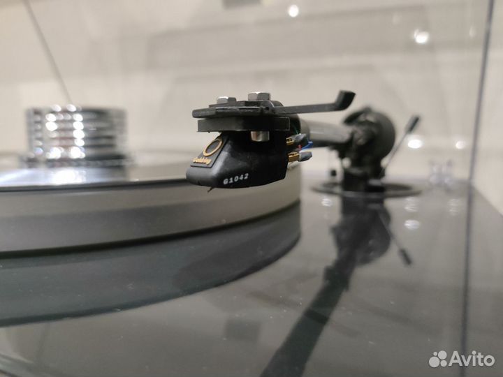 Виниловый проигрыватель Pro-ject 1-Xpression 3