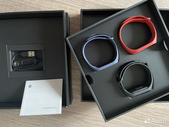 Фитнес- трекер Xiaomi Mi Band Лимитированная серия