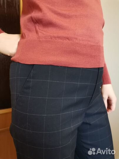 Пуловер и брюки женские