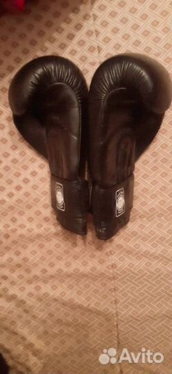 Боксерские перчатки