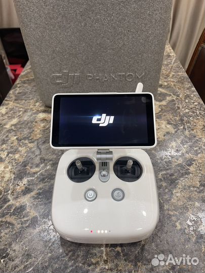 Квадрокоптер dji phantom 4 + шлем