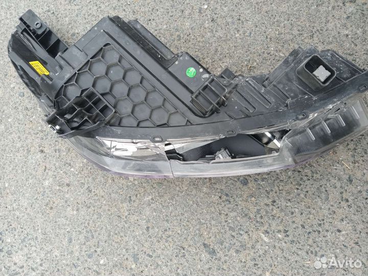 Hyundai solaris фара левая