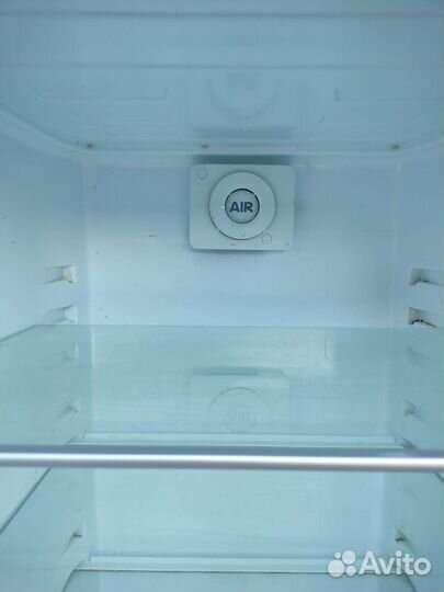 Холодильник по запчастям встроинный Аристон