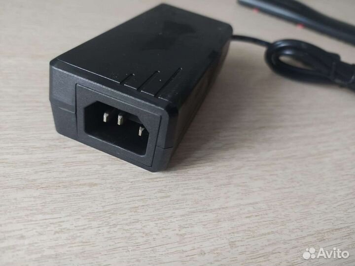 Блок питания 12В - (3А, 2.6А)