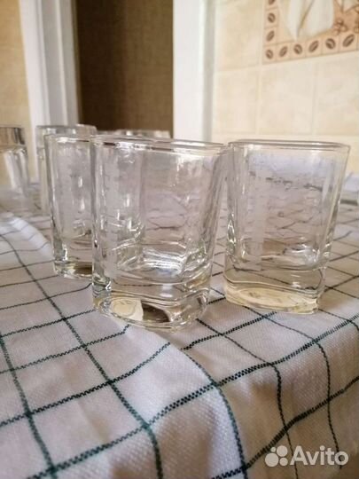 Бокалы, рюмки, стаканы