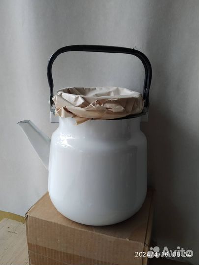 Чайник 3,5 литра эмалированный новый без сколов