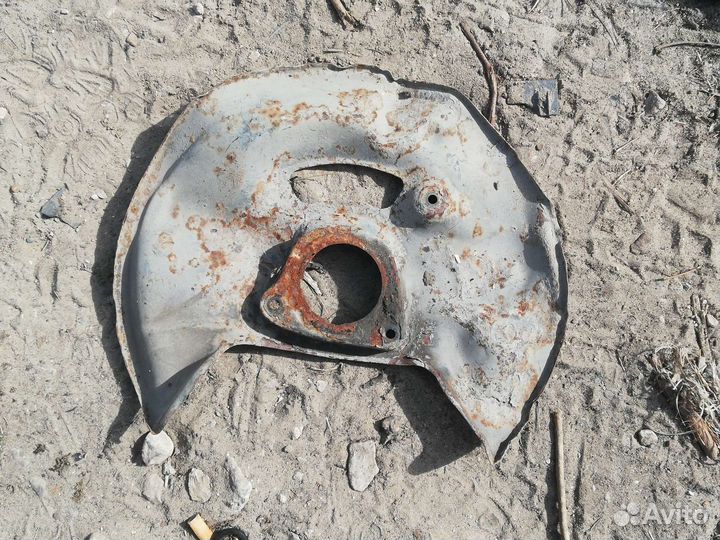 Щит тормозной Мерседес W210