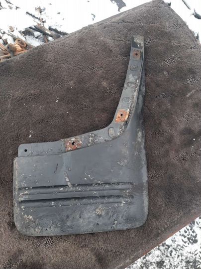 Брызговик передний Mitsubishi Pajero iO Pinin