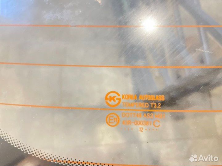 Стекло крышки багажника Hyundai Solaris хетчбек