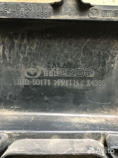 Решетка в бампер центральная Mazda CX-7