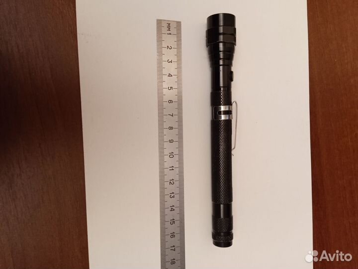 Небольшой фонарик с телескопическим наконечником