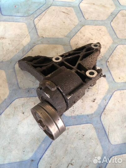 Кронштейн компрессора кондиционера 03F260885