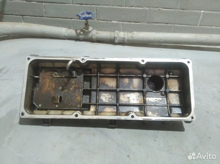 Крышка головки блока цилиндров Renault Sandero 1