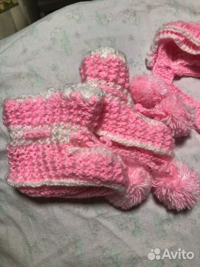 Набор шапочка и пинетки