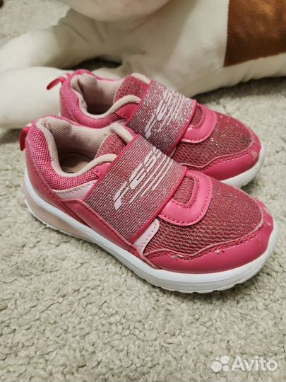 Кроссовки для девочки 26