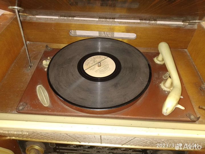 Ламповая радиола Латвия