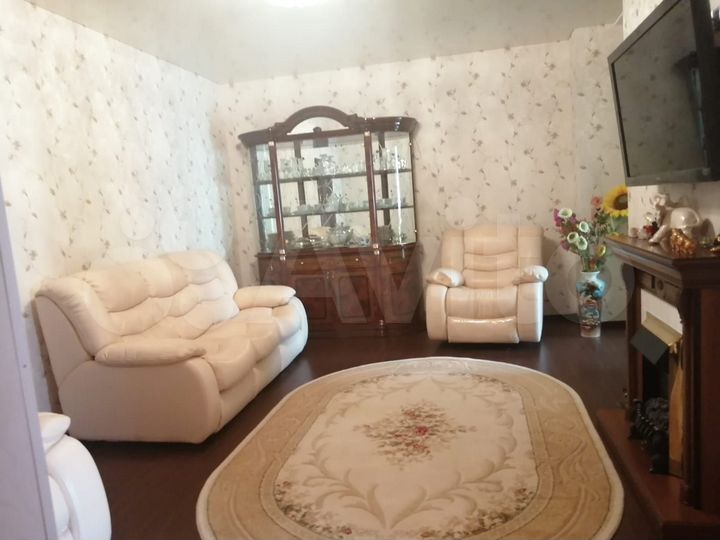 4-к. квартира, 76 м², 1/3 эт.