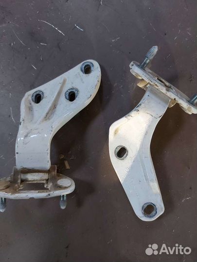 Петля крышки багажника на Mercedes ML GL 164