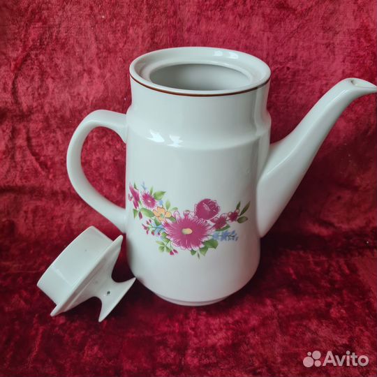 Кувшин фарфор