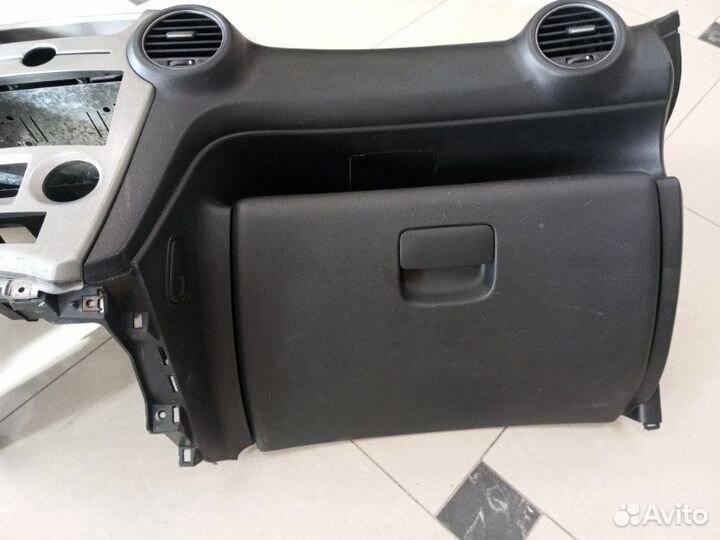 Парприз (торпедо) Kia Carens FG G4KA 2009