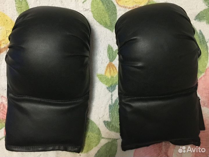 Перчатки тренировочные для единоборств