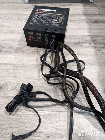 Блок питания Thermaltake 650w 80 plus bronze