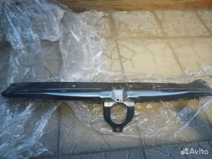 Верхняя планка телевизора радиатора mercedes w210