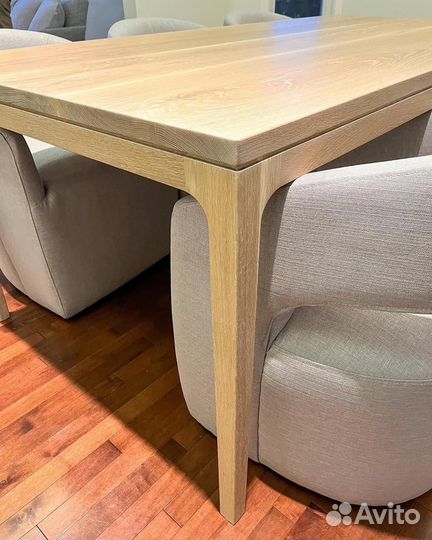 Стол из дерева (массив дуба)