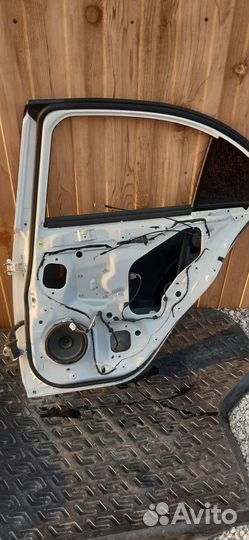 Дверь задняя правая mitsubishi lancer 10 X