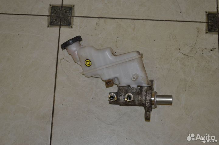 Главный тормозной цилиндр Hyundai Solaris