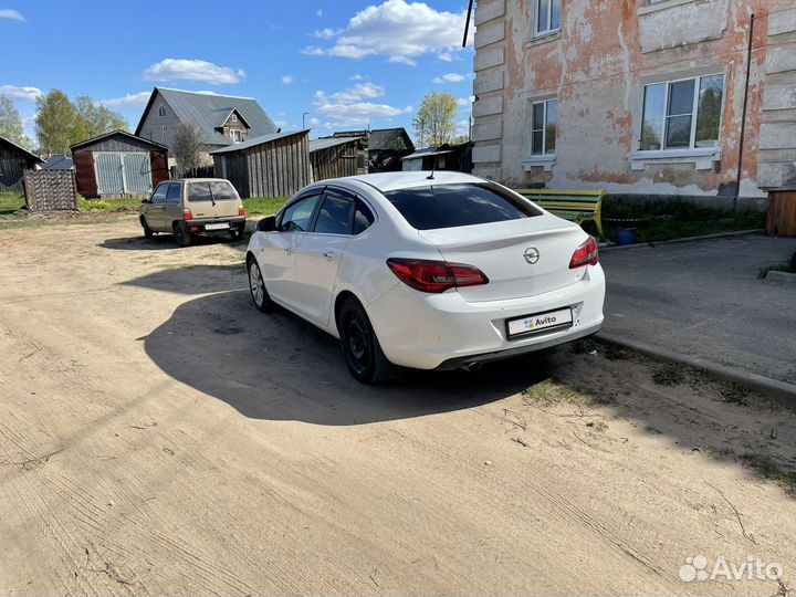 Opel Astra 1.4 AT, 2013, 230 000 км