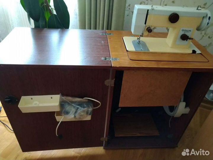 Швейная машина Чайка 134