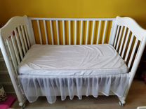 Детская кроватка белая