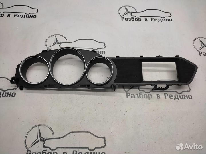 Накладка щитка приборов w204 C-class 271.820 05