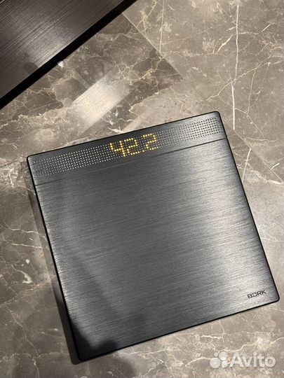 Весы черные bork n786