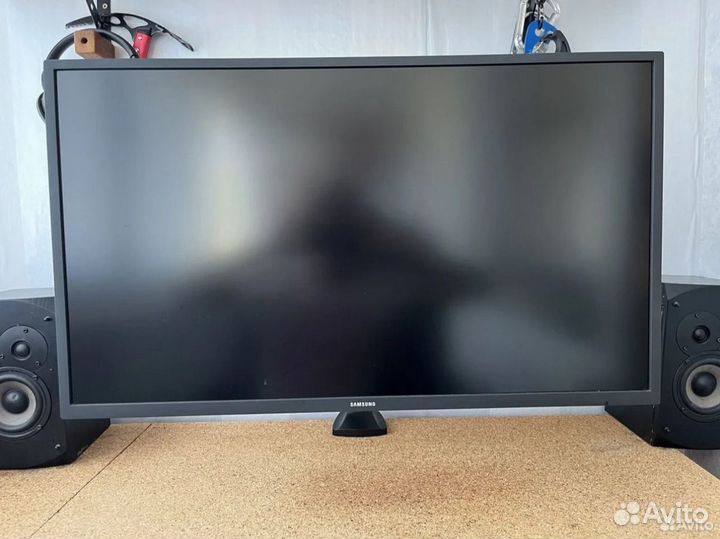 Монитор samsung U32J590UQ