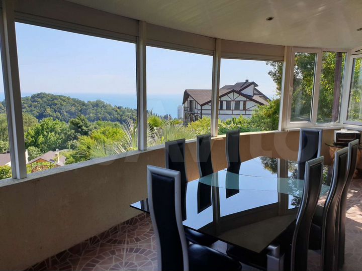 Дом 160 м² на участке 4 сот.