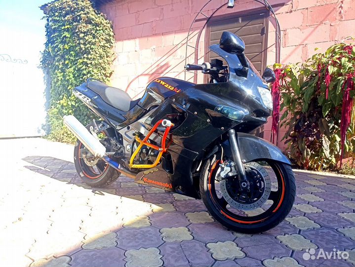 Kawasaki zzr400-2
