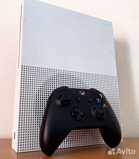 Xbox One S 500GB + GamePass/400игр