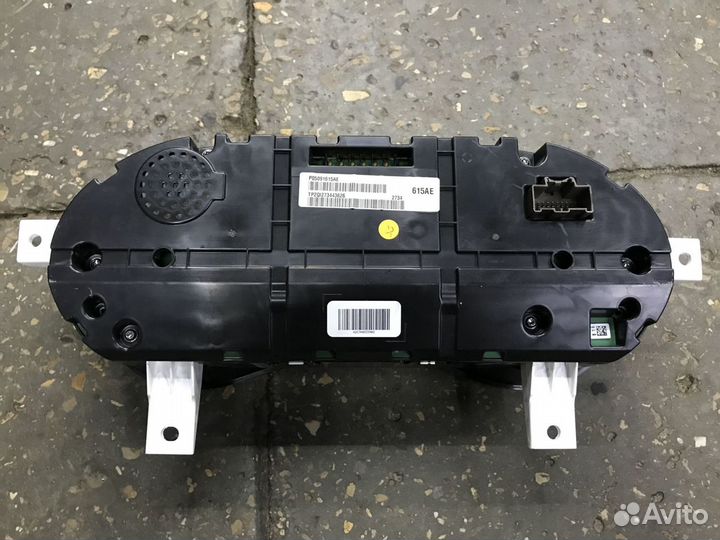 Панель приборов Dodge Challenger LA с 2015