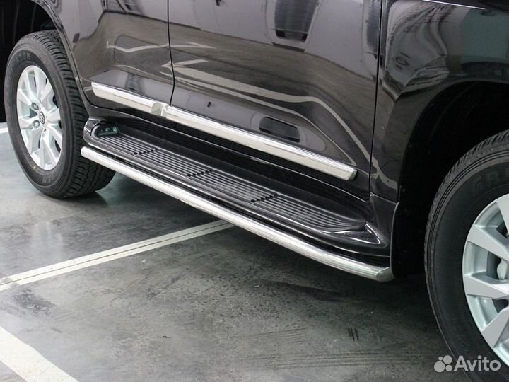 Защита порогов 42 мм Toyota Land Cruiser 200