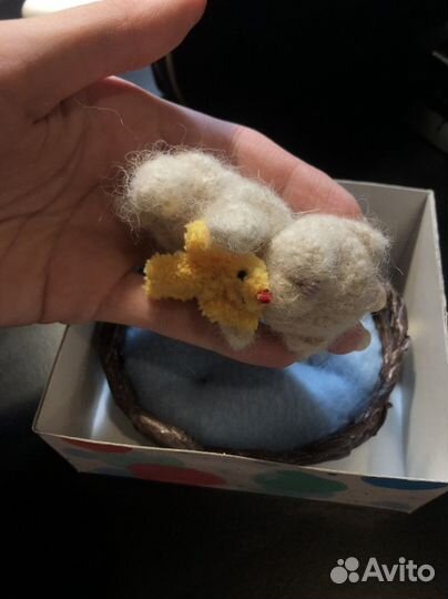 Вязаная игрушка котик