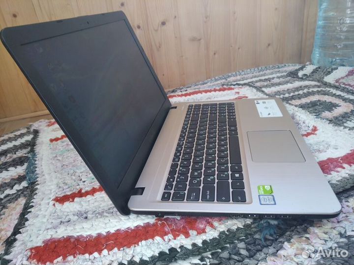 Ноутбук asus VivoBook 15 на i3-7020U игровой