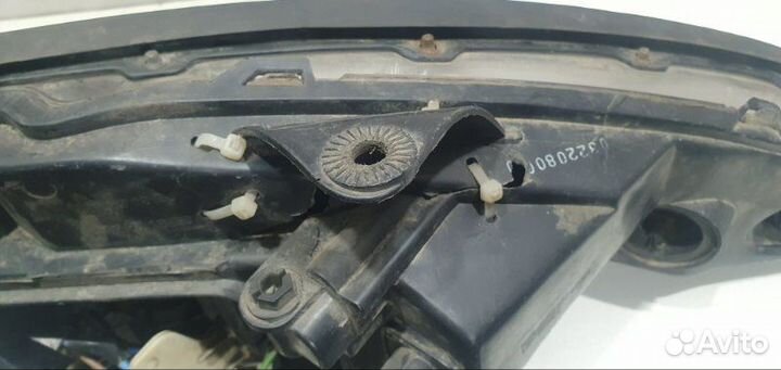 Фара галогеновая левая Ford Focus седан