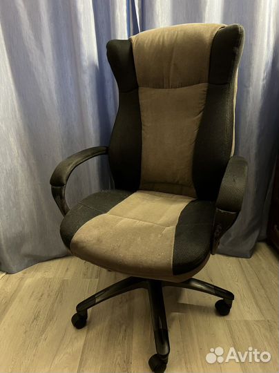 Компьютерное кресло
