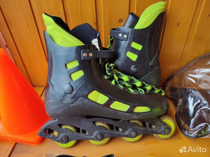 Роликовые коньки