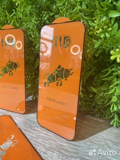 Защитное стекло iPhone 14pro